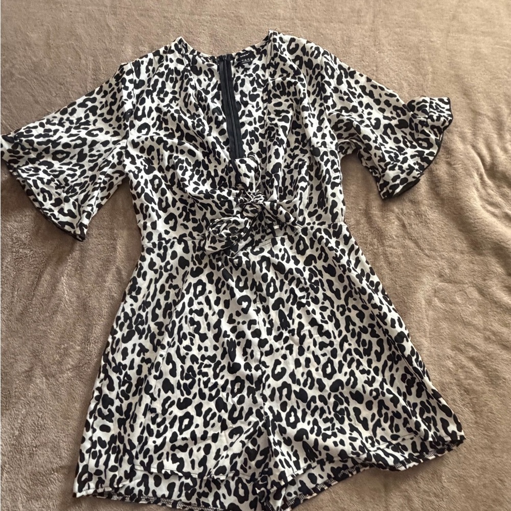 SHEIN Black and White Leopard Print Tie-Front Romper